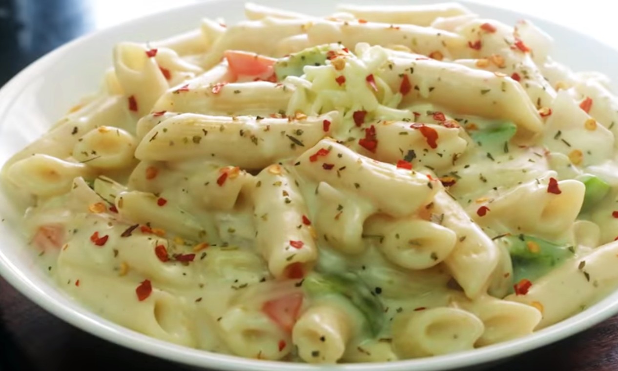 White Sauce Pasta